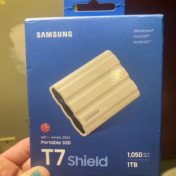 Samsung T7 Shield 1TB Portable SSD - Blue - Picture 3 of 10